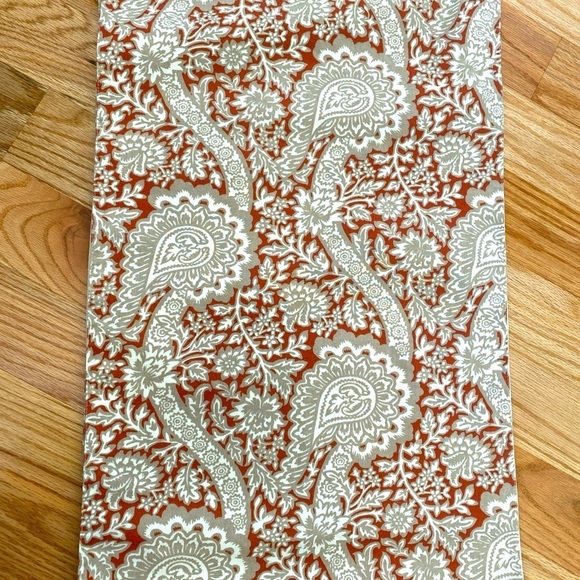 Williams Sonoma Other - Williams Sonoma Long Table Runner French Country 108’ X 16’ Paisley Floral